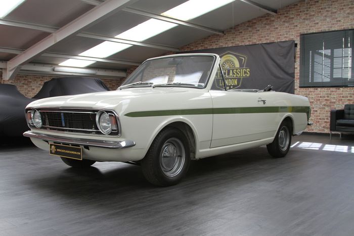 CRAYFORD CLUB TO SHOW VERY RARE LOTUS CORTINA MK.2 CABRIOLET